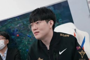  Rookie连续十五场比赛得分超过比分优势明显，TL挑战极限！-半岛体育APP